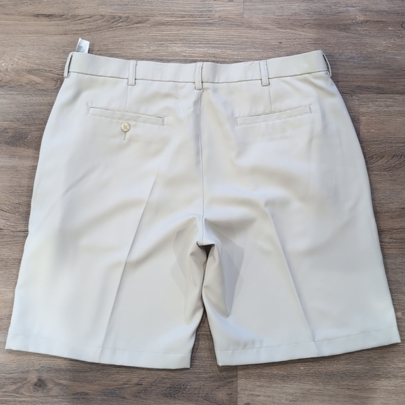 Ben Hogan Performance Khaki Color Golf Outdoor Shorts Zip & Button - Size 38 - Picture 2 of 6